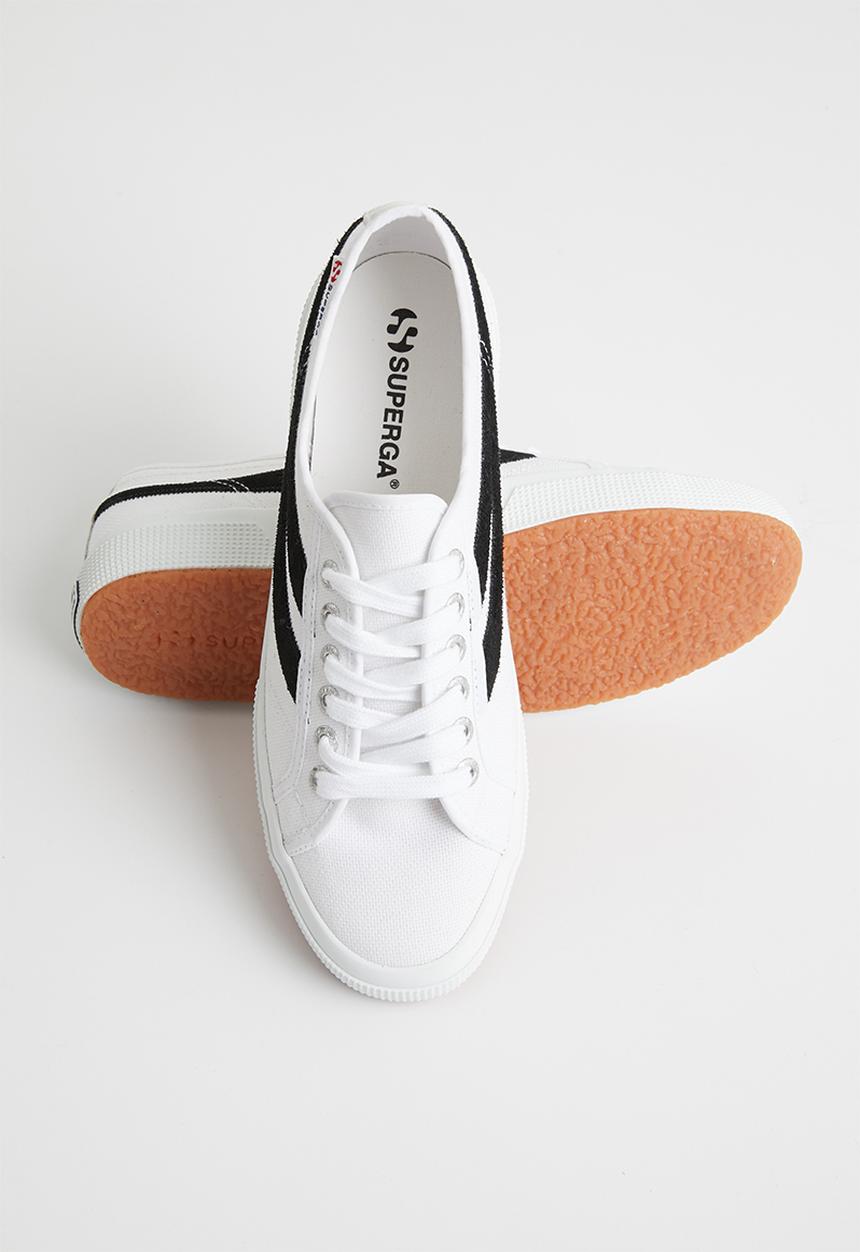 SUPERGA - Low-top  Lace-up  Round toe  Metal eyelets  Brand deta t - white black