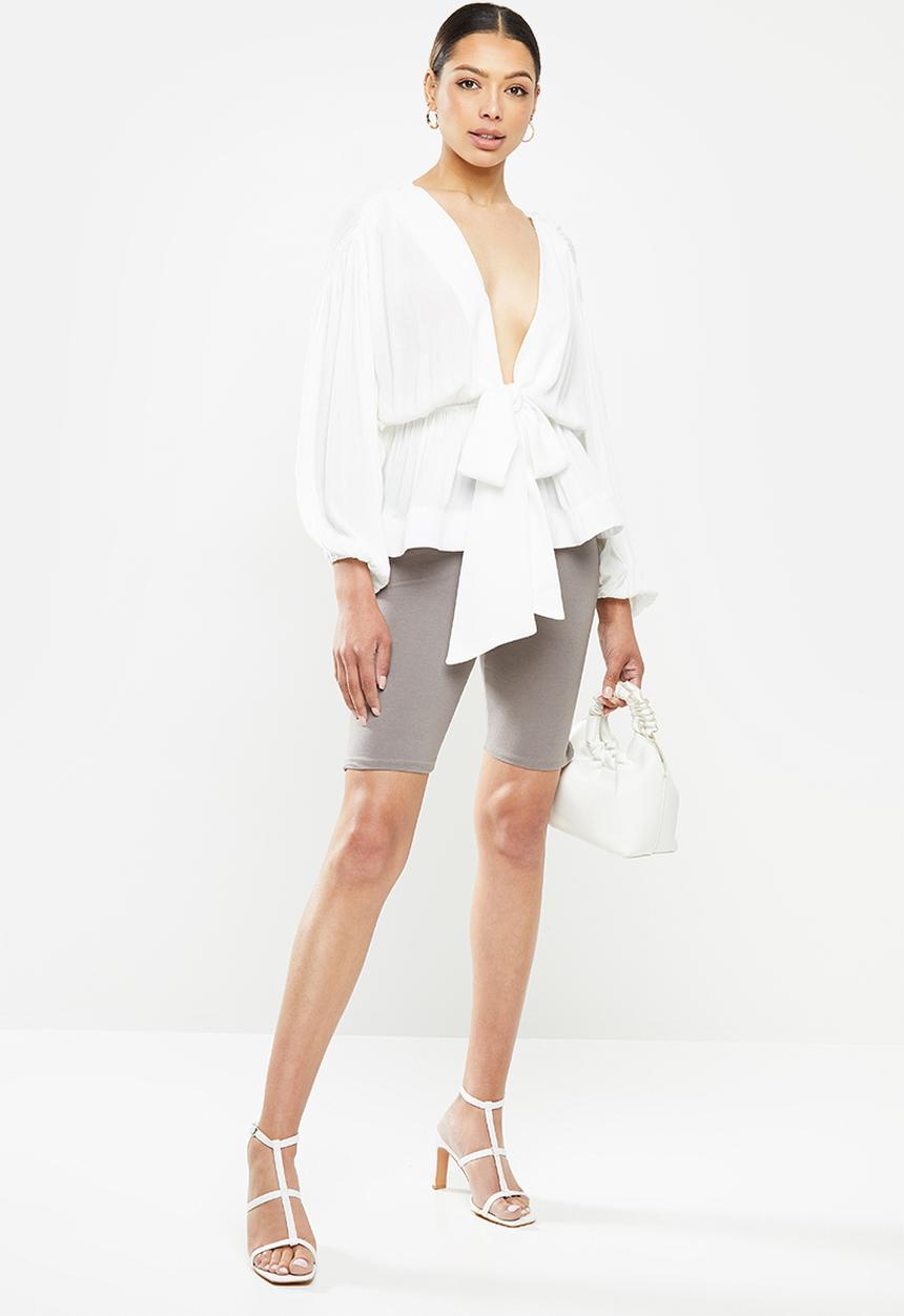Missguided - Cheesecloth plunge flippy hem blouse - white