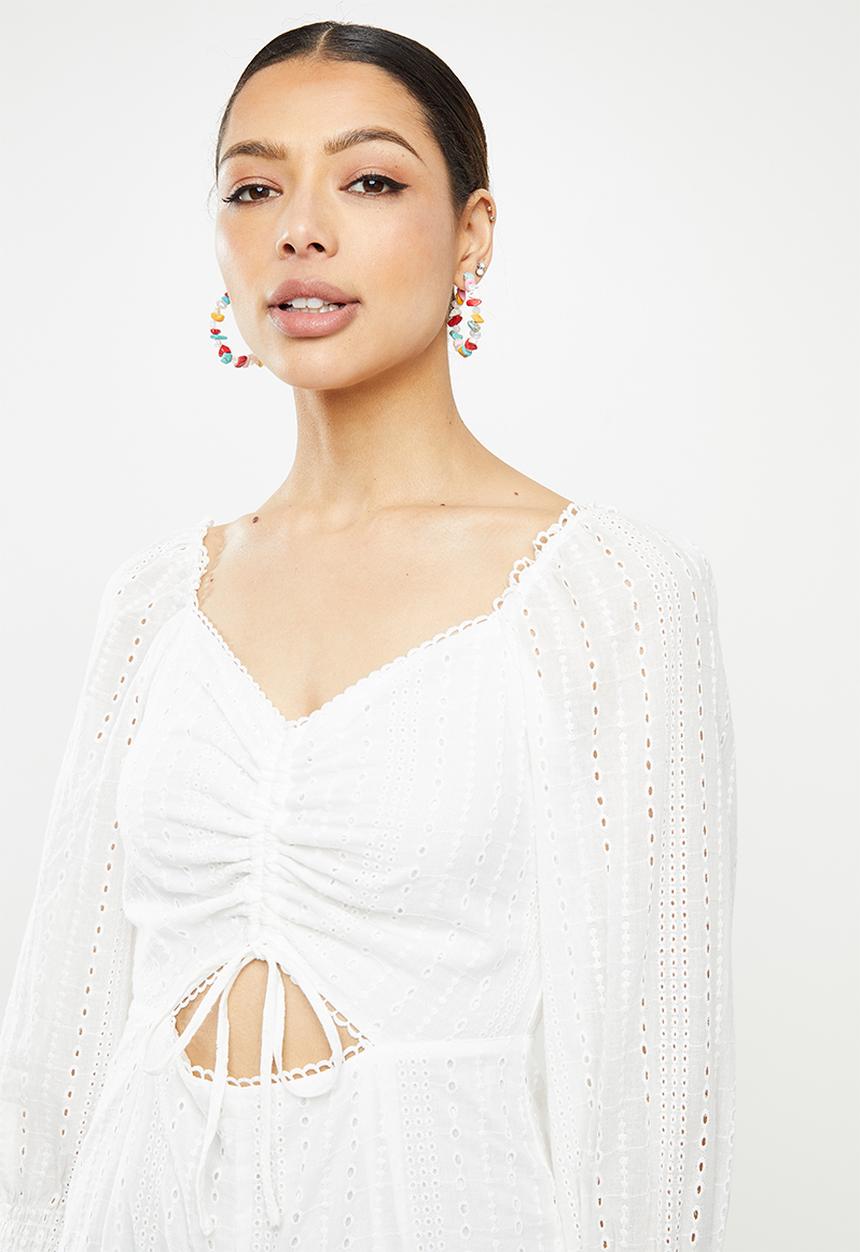 Missguided - Brodierie cut out longsleeve playsuit - white