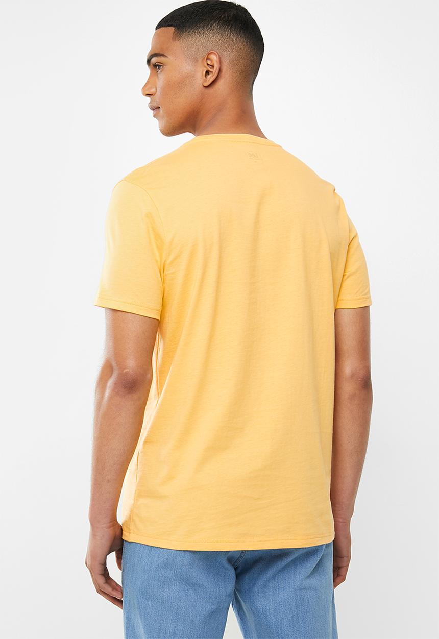 Lee  - Jean co tee - mustard yellow