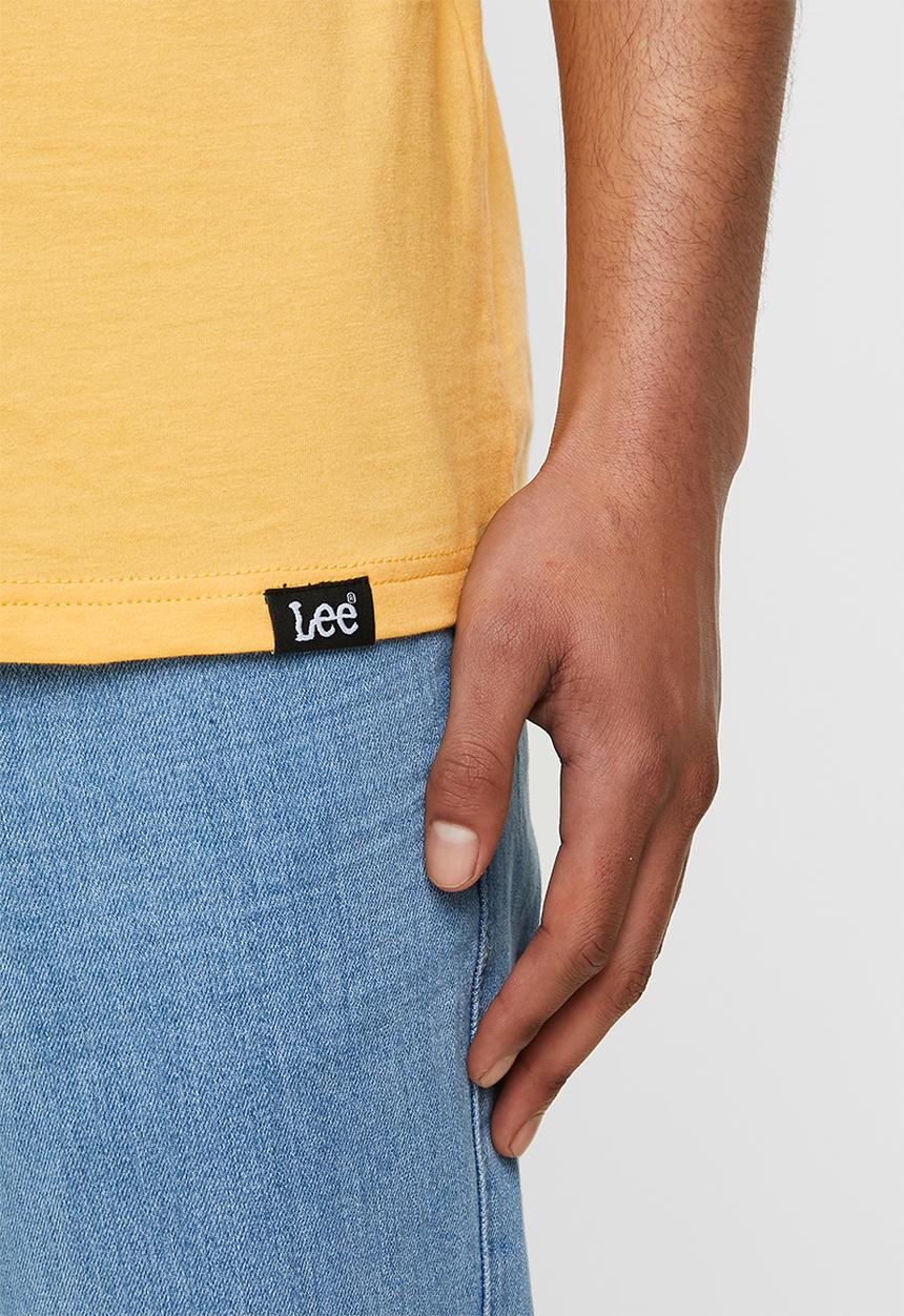 Lee  - Jean co tee - mustard yellow
