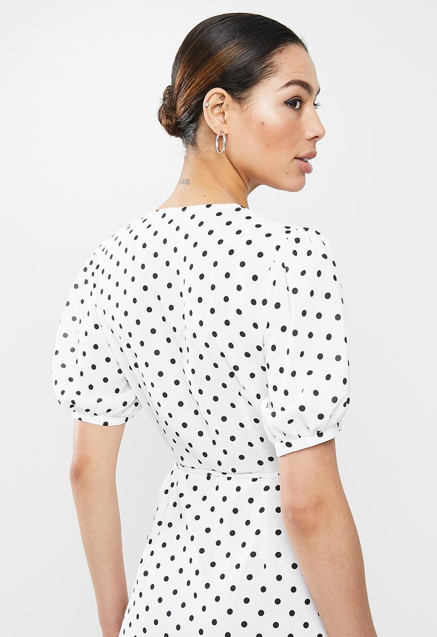 Missguided - Puff sleeve wrap tea maxi dress polka - black & white