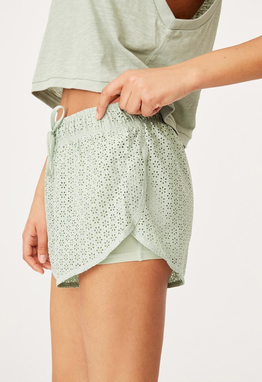 Cotton On - Move jogger short - mint chip laser