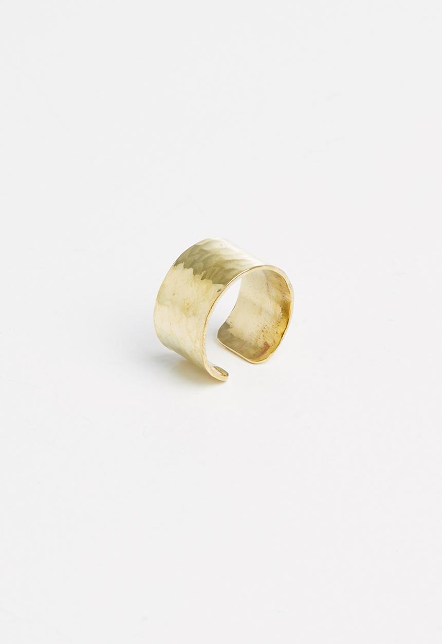 Matter of Fakt - Wide dented ring - brass