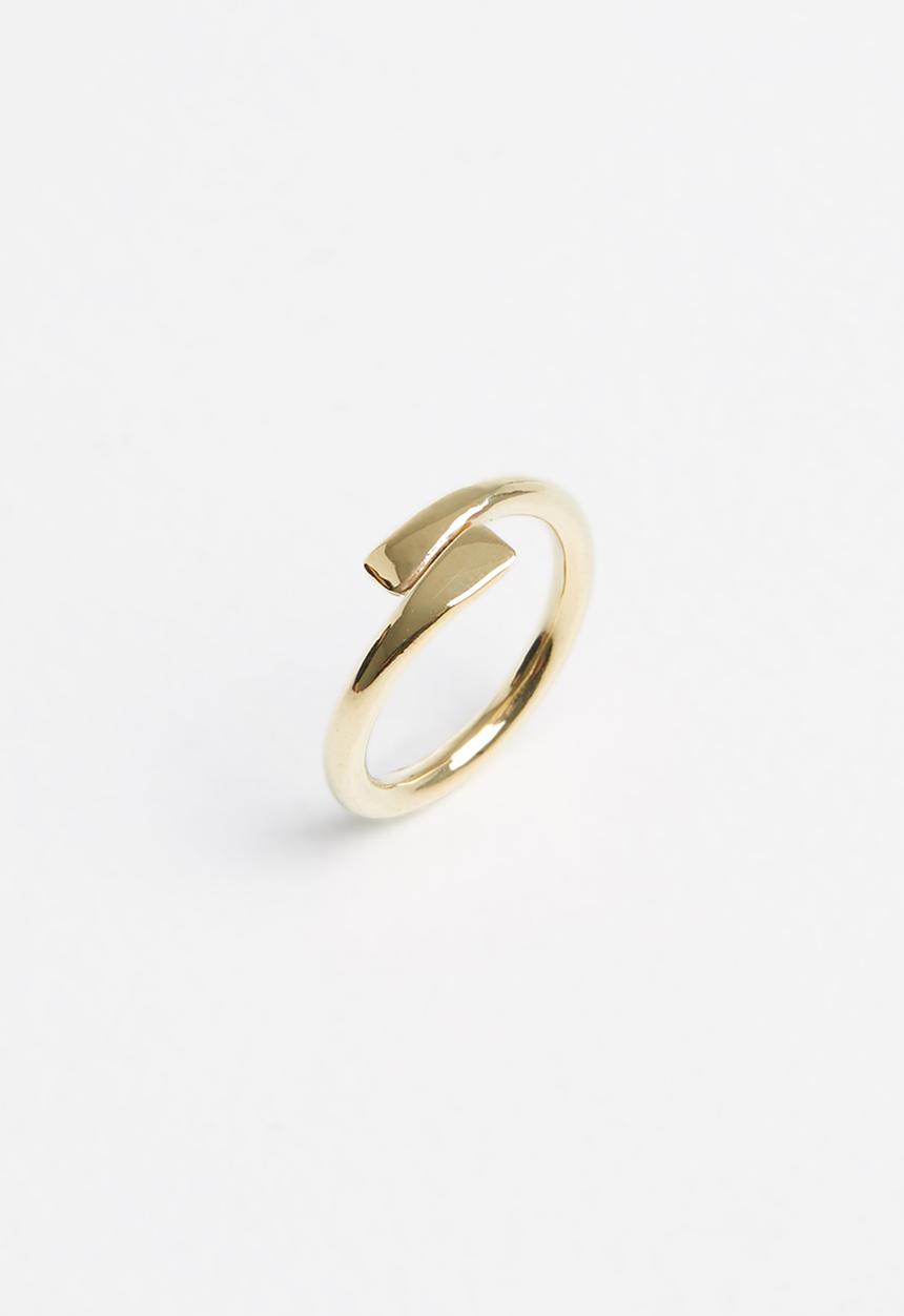 Matter of Fakt - Hammered overlap ring - brass