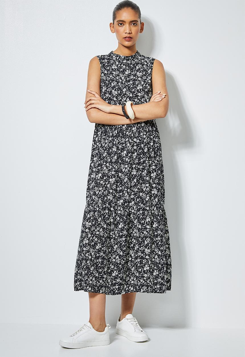 Superbalist - Sleeveless tiered midi dress - black & white 
