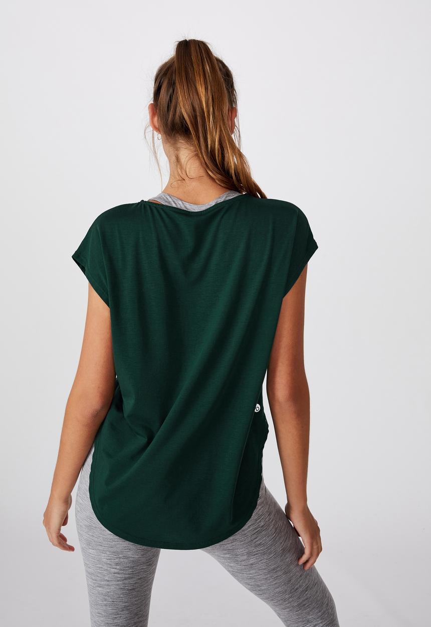 Cotton On - Active scoop hem tee - june bug