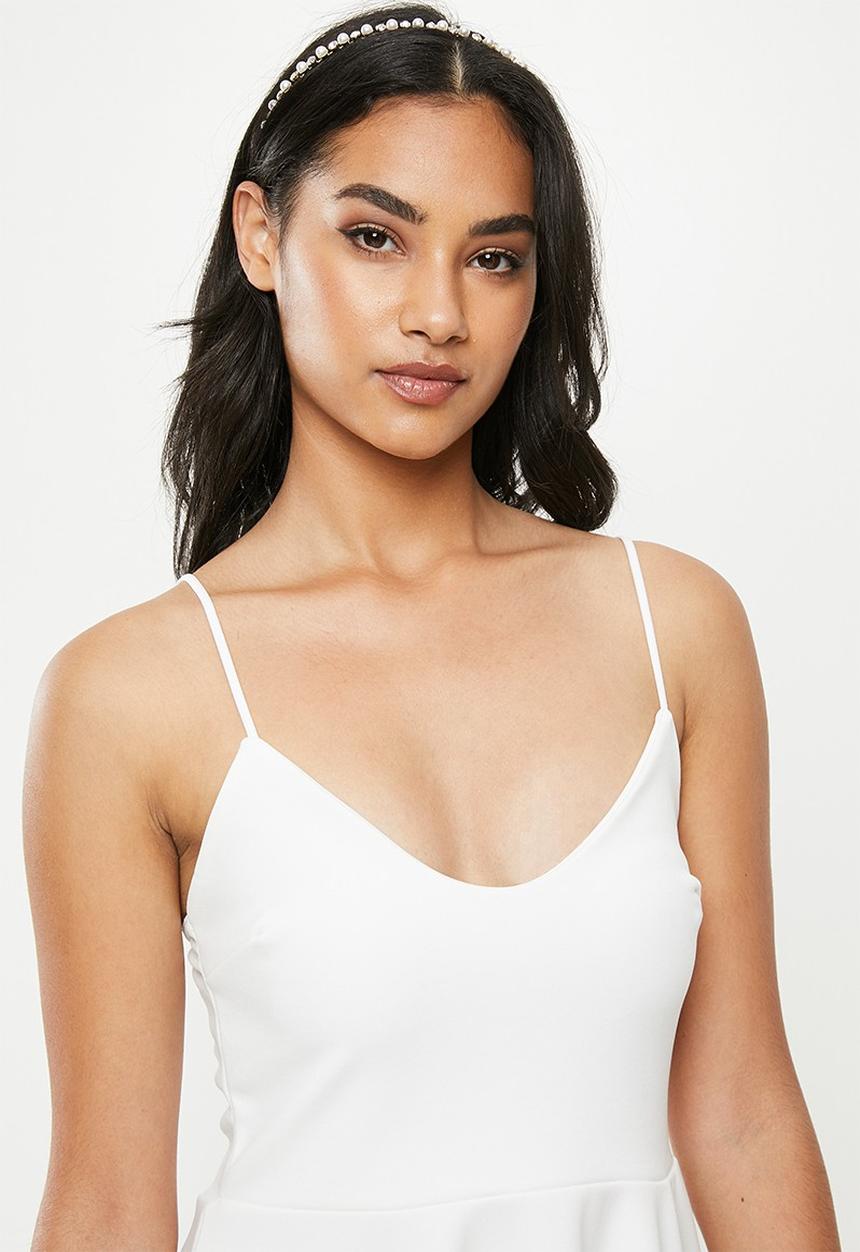 Missguided - Petite white strappy scuba skater dress - white