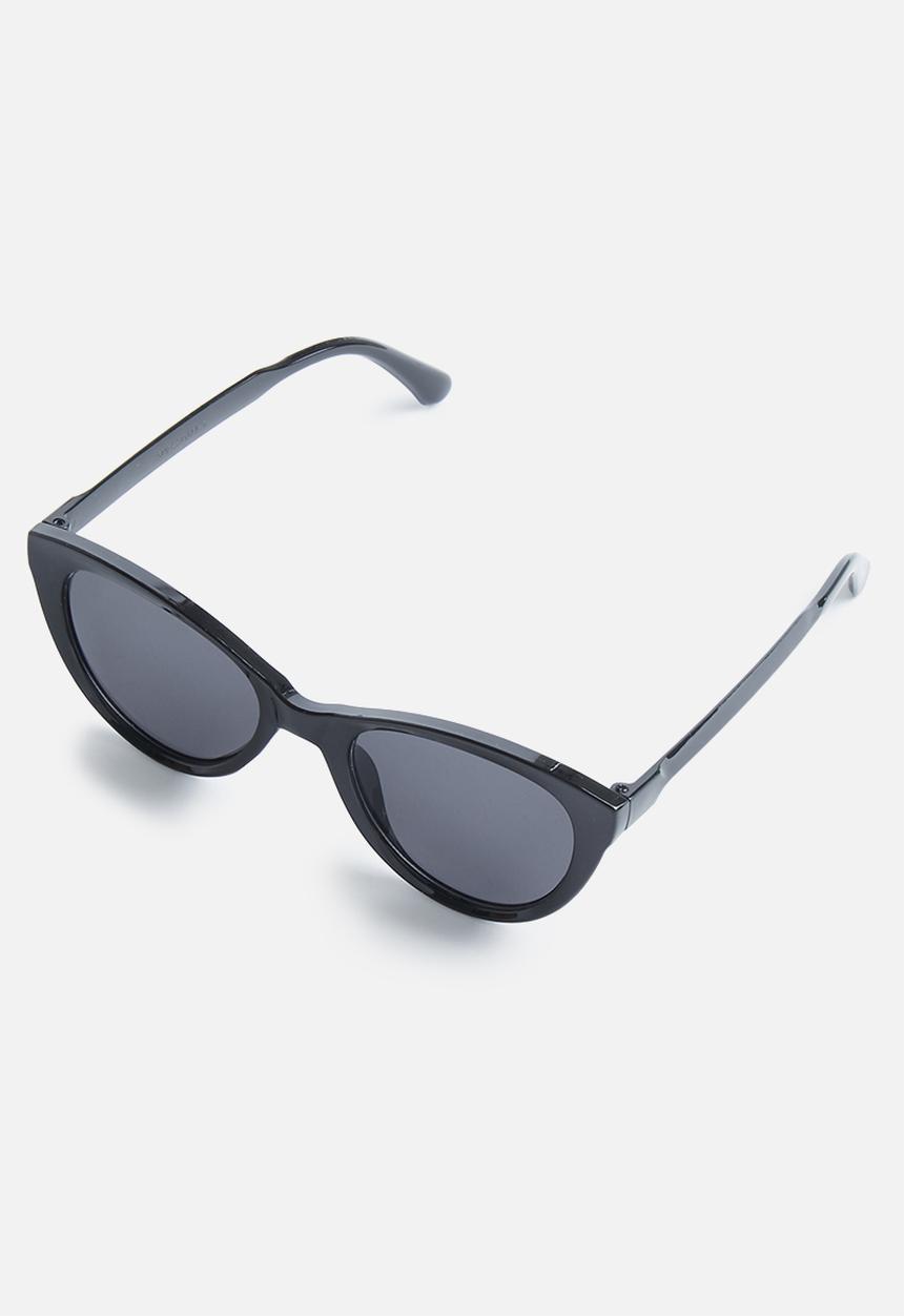 Superbalist - Kayla cateye sunglasses - black