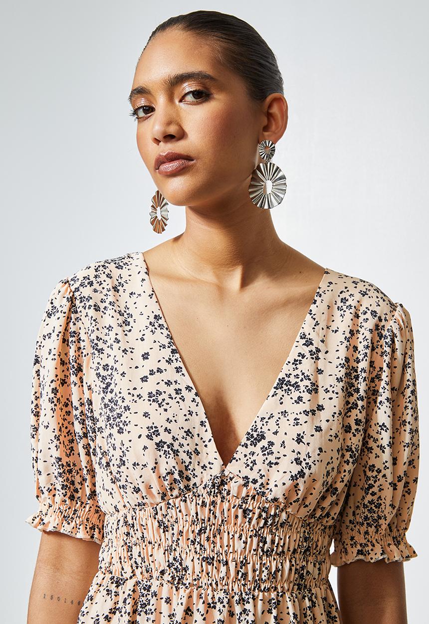 Superbalist - V-neck dress with shirred waist & open back - mono ecru floral 