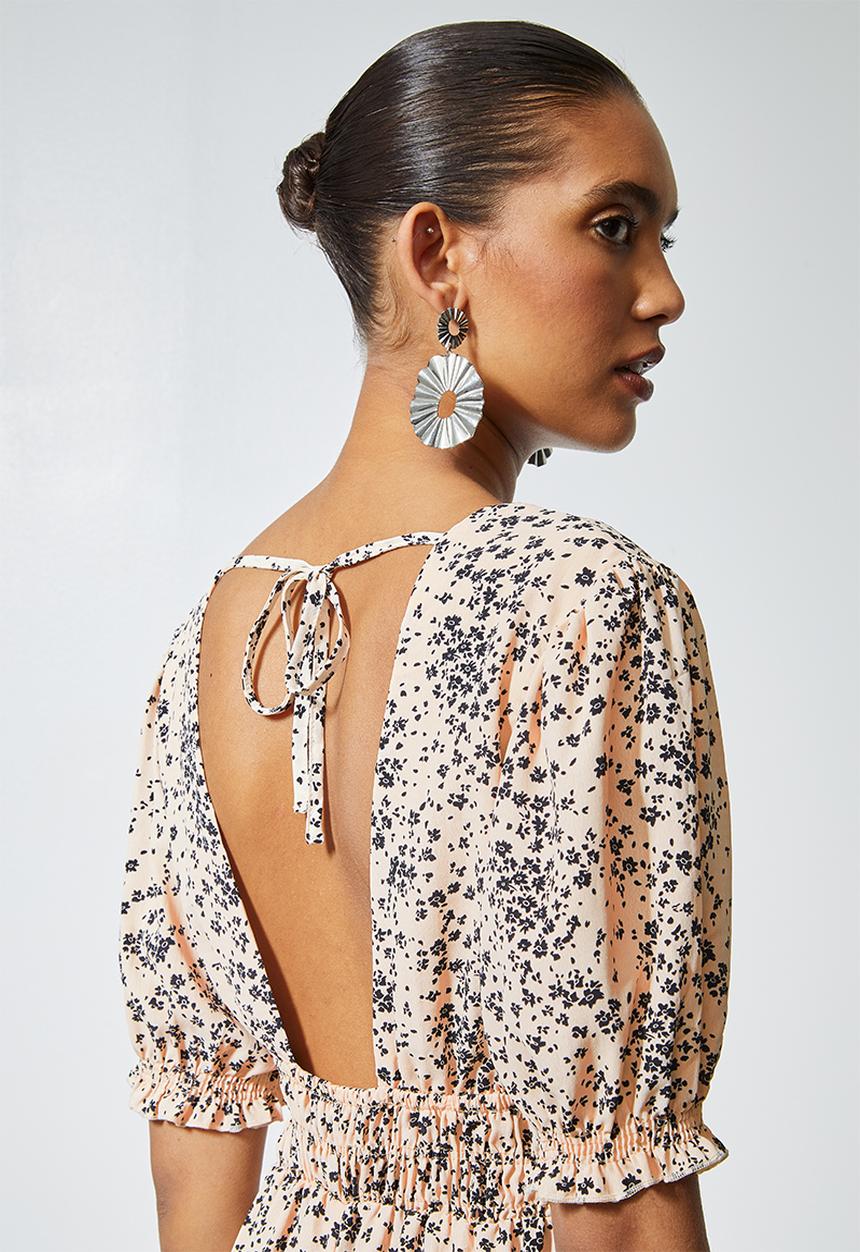 Superbalist - V-neck dress with shirred waist & open back - mono ecru floral 