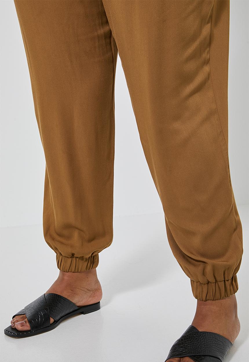 Superbalist - Premium elasticated cuffed jogger - hazel