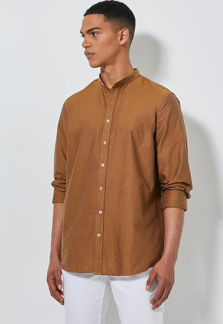 Superbalist - Lee regular fit mandarin oxford shirt - tobacco