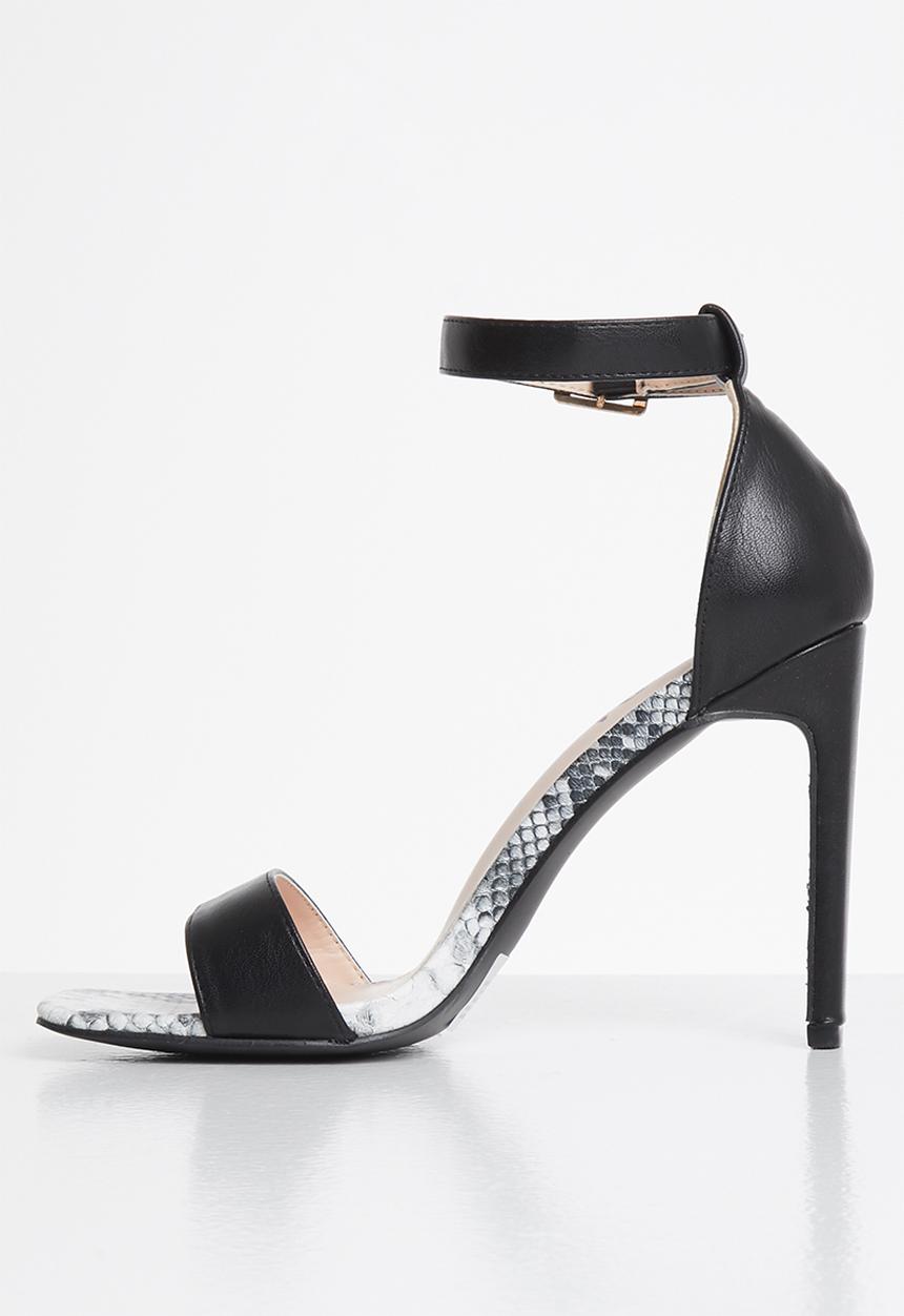 Jada - Ankle strap heel - black