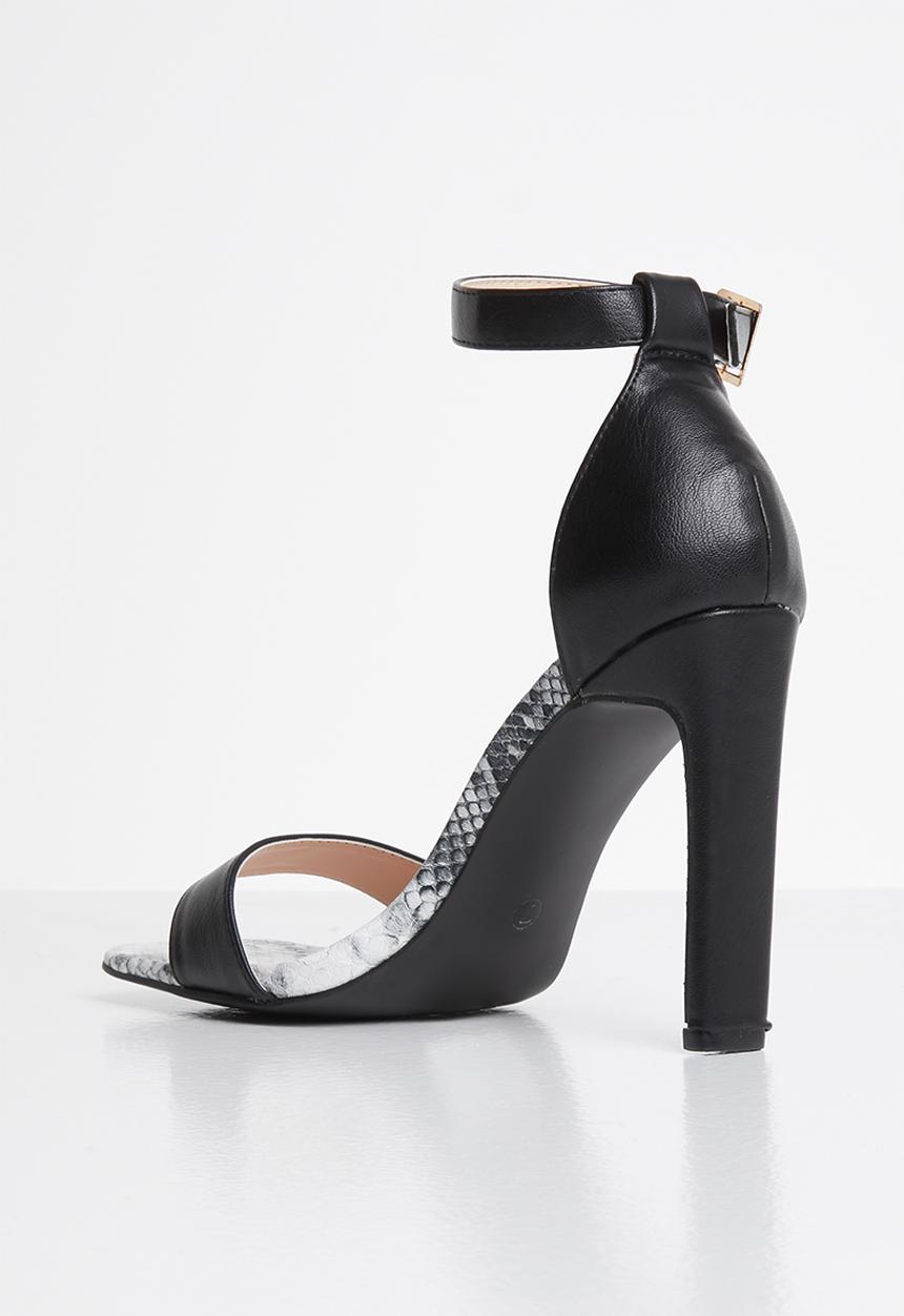 Jada - Ankle strap heel - black