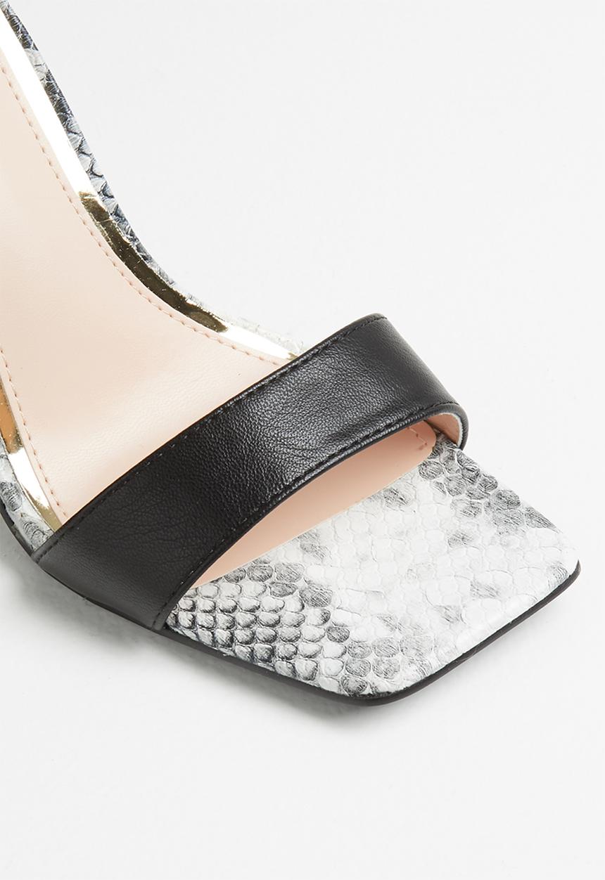 Jada - Ankle strap heel - black