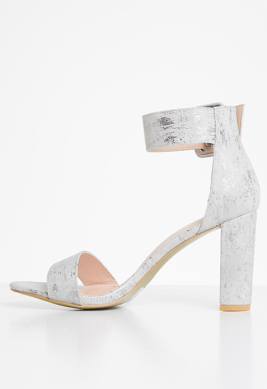 Jada - Big buckle heel - grey