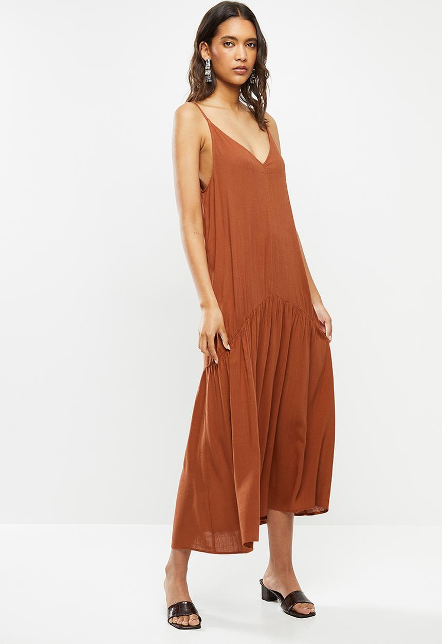 VELVET - Cami drop waisted tiered midi dress - dark cedar