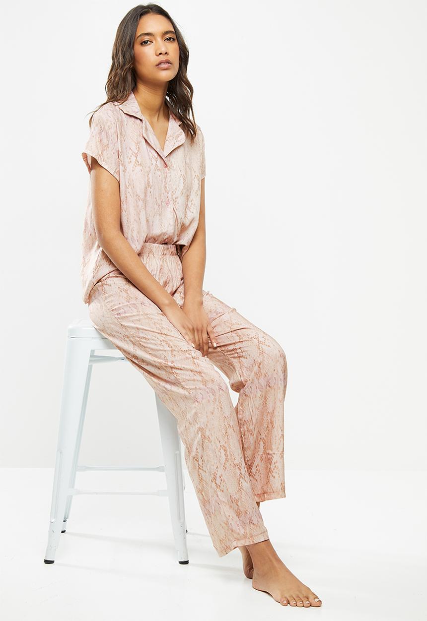Superbalist - Sleep shirt & pants set - snake print