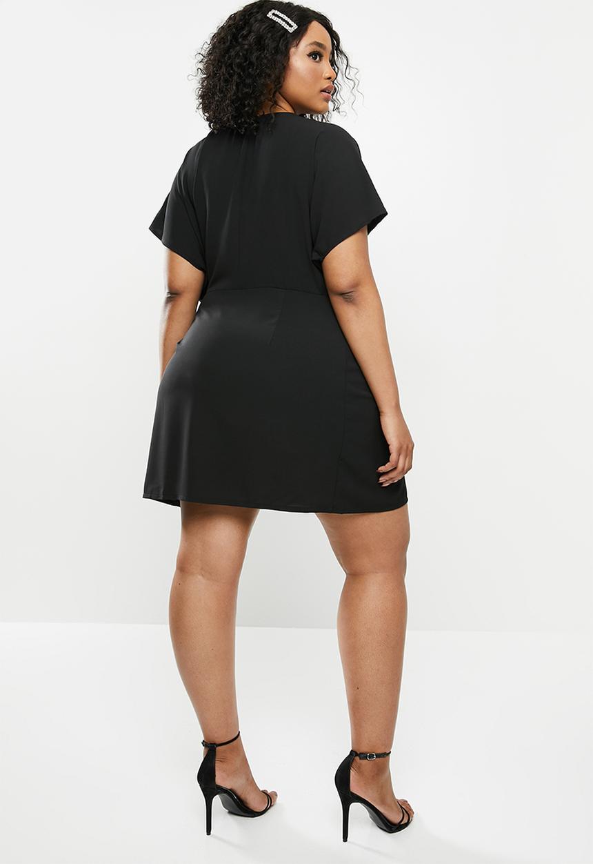 Missguided - Plus kimono short sleeve wrap dress - black