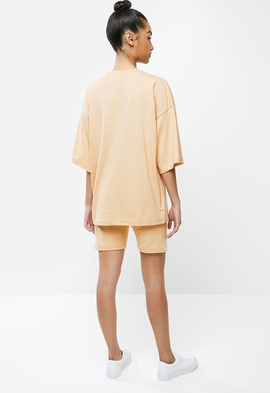 Missguided - Petite over sized T-shirt cycling short set - sand