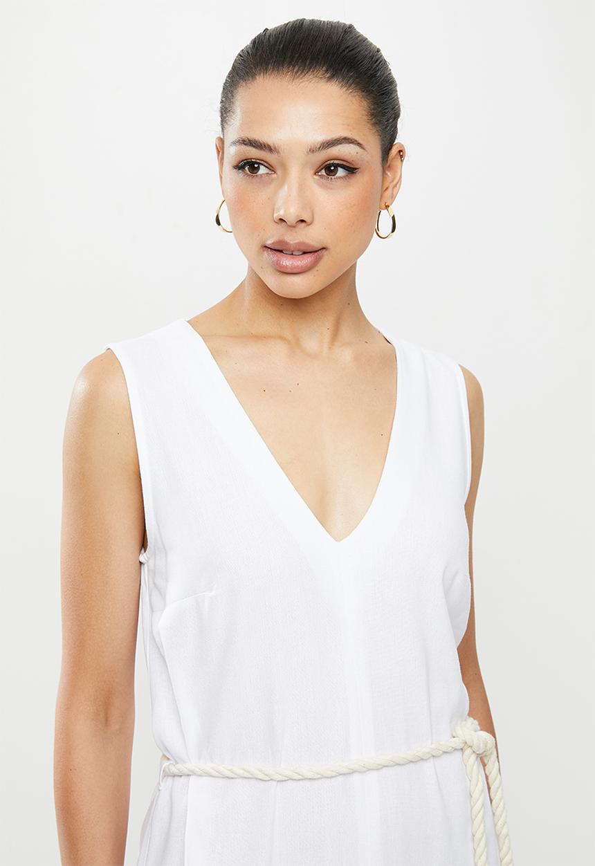 edit - V-neck swing linen dress - white