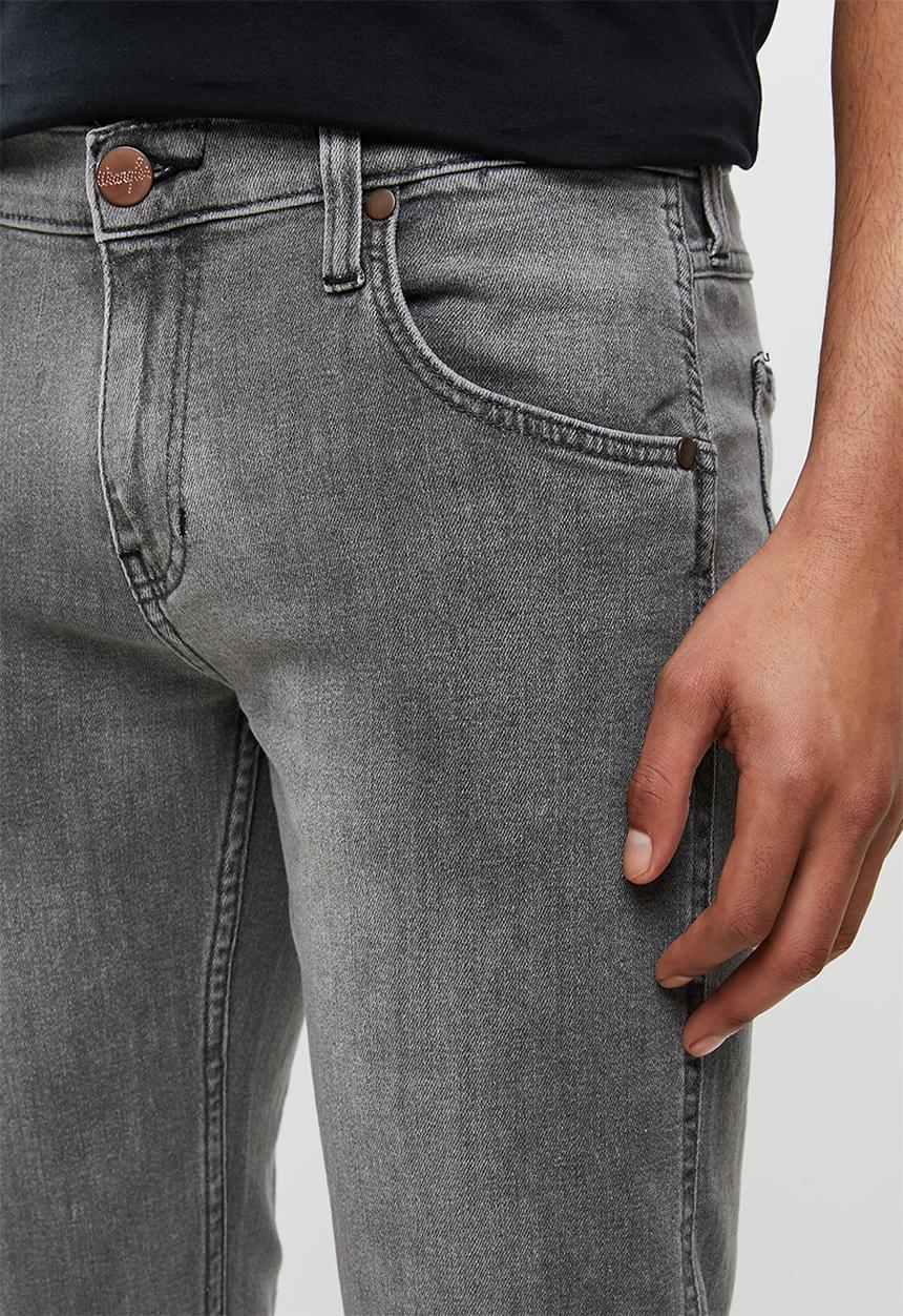 Wrangler - Crank jeans - grey days