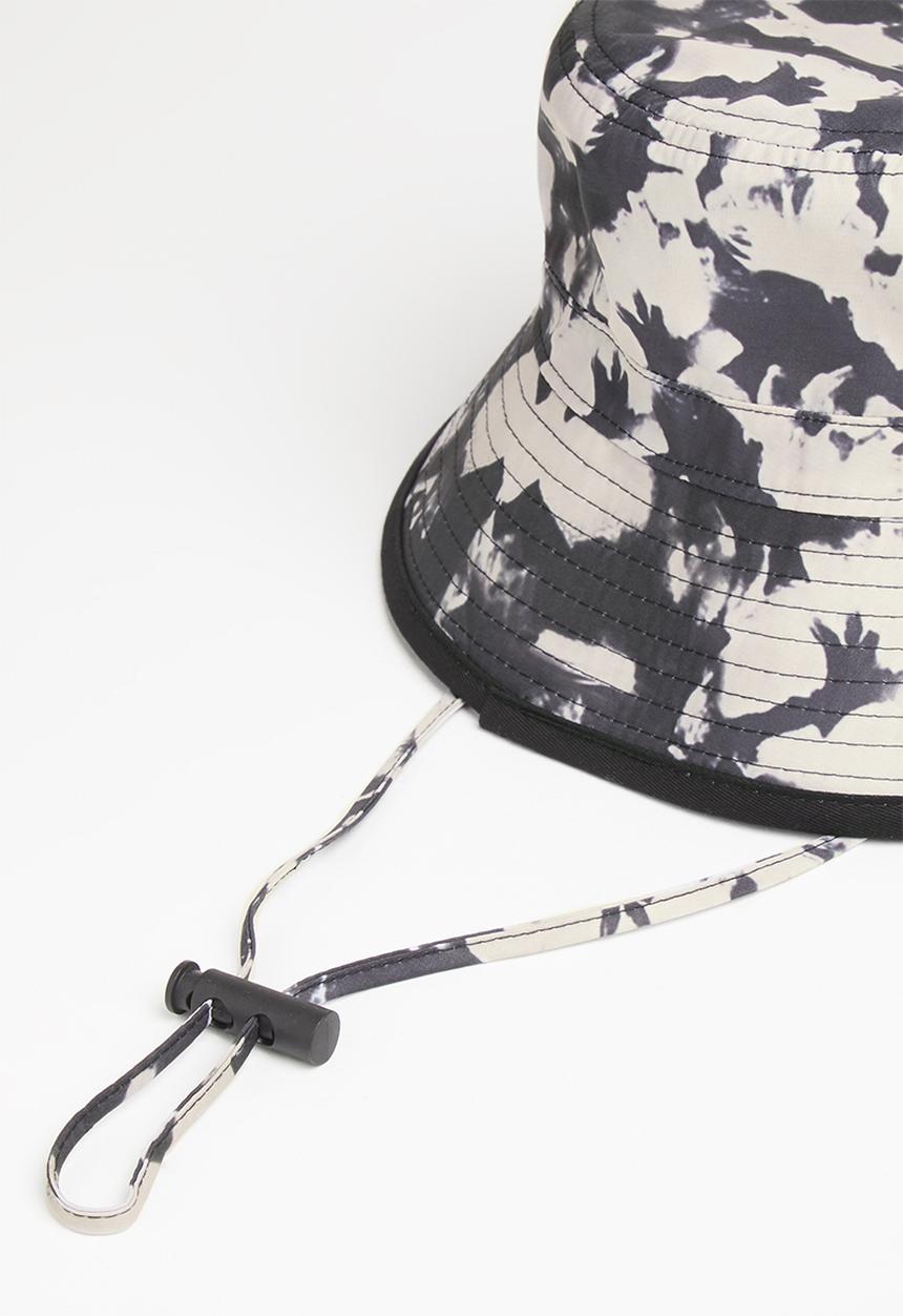 Superbalist - Maddie floral bucket hat - black & grey 