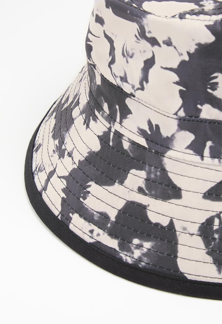 Superbalist - Maddie floral bucket hat - black & grey 
