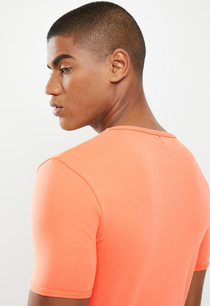 STYLE REPUBLIC - Ace V-neck muscle tee - coral