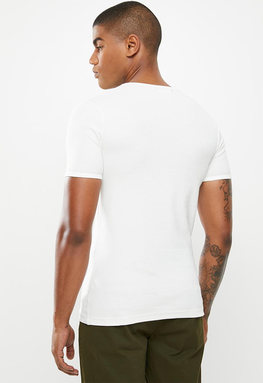 STYLE REPUBLIC - Ace  v-neck muscle tee - white