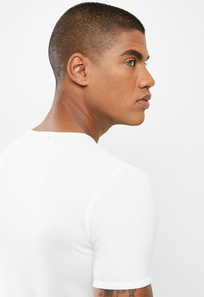 STYLE REPUBLIC - Ace  v-neck muscle tee - white