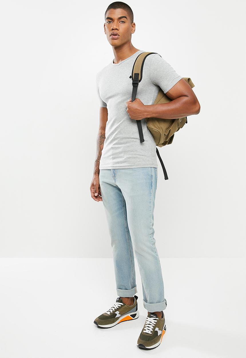 STYLE REPUBLIC - Ace  v-neck muscle tee - grey