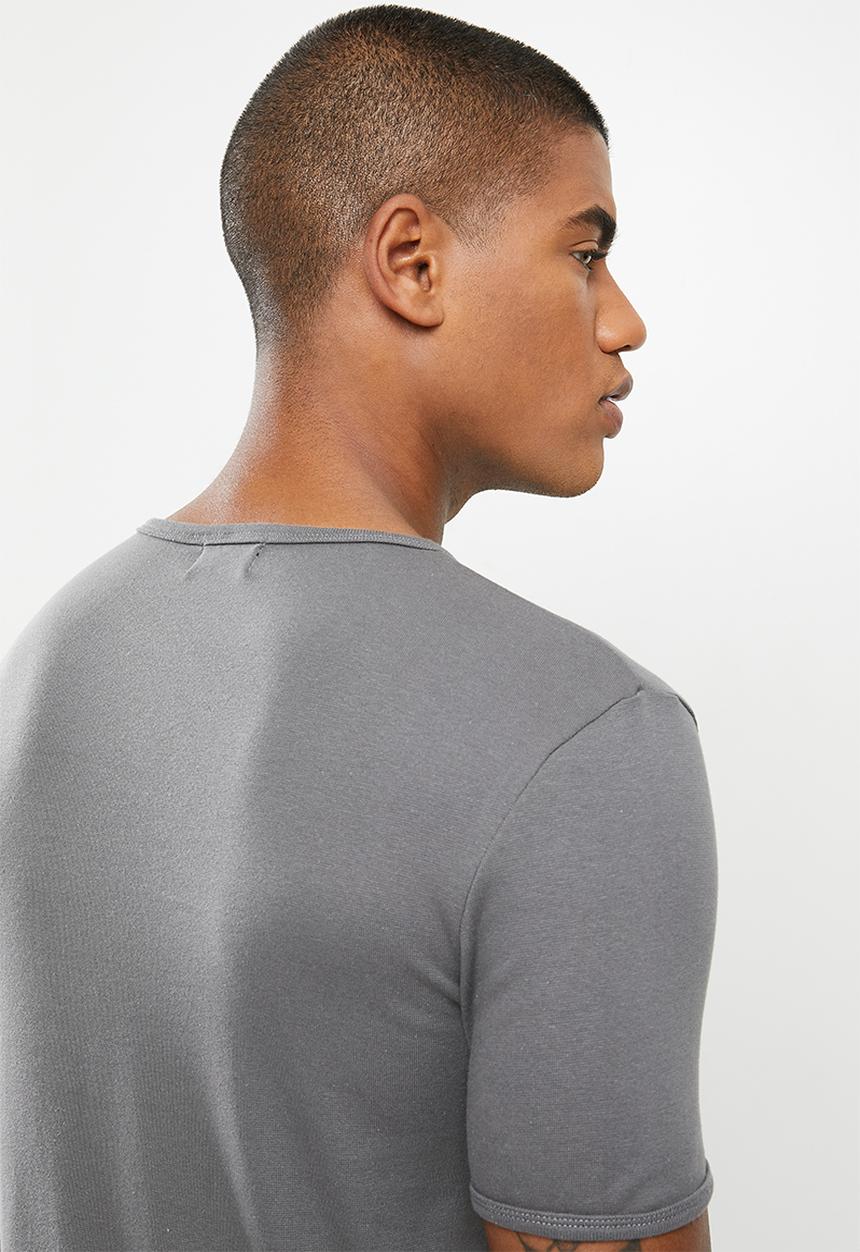 STYLE REPUBLIC - Ace V-neck muscle tee - grey