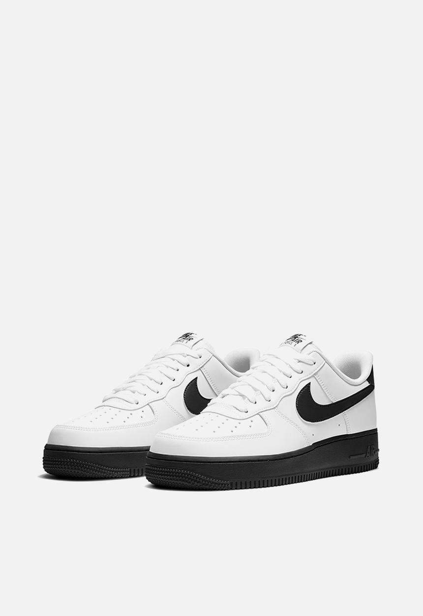 Nike - Air Force 1 '07 - white / black