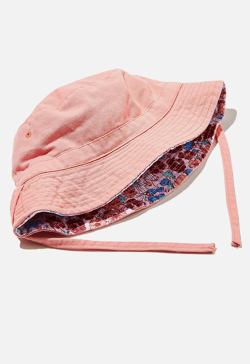 Cotton On - Reversible bucket hat - smoked salmon jolly ditsy