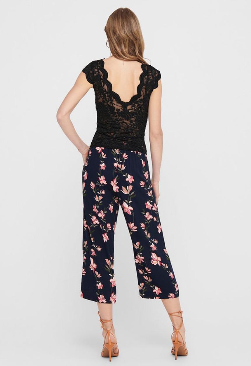 ONLY - Alba short sleeve v-neck top - black