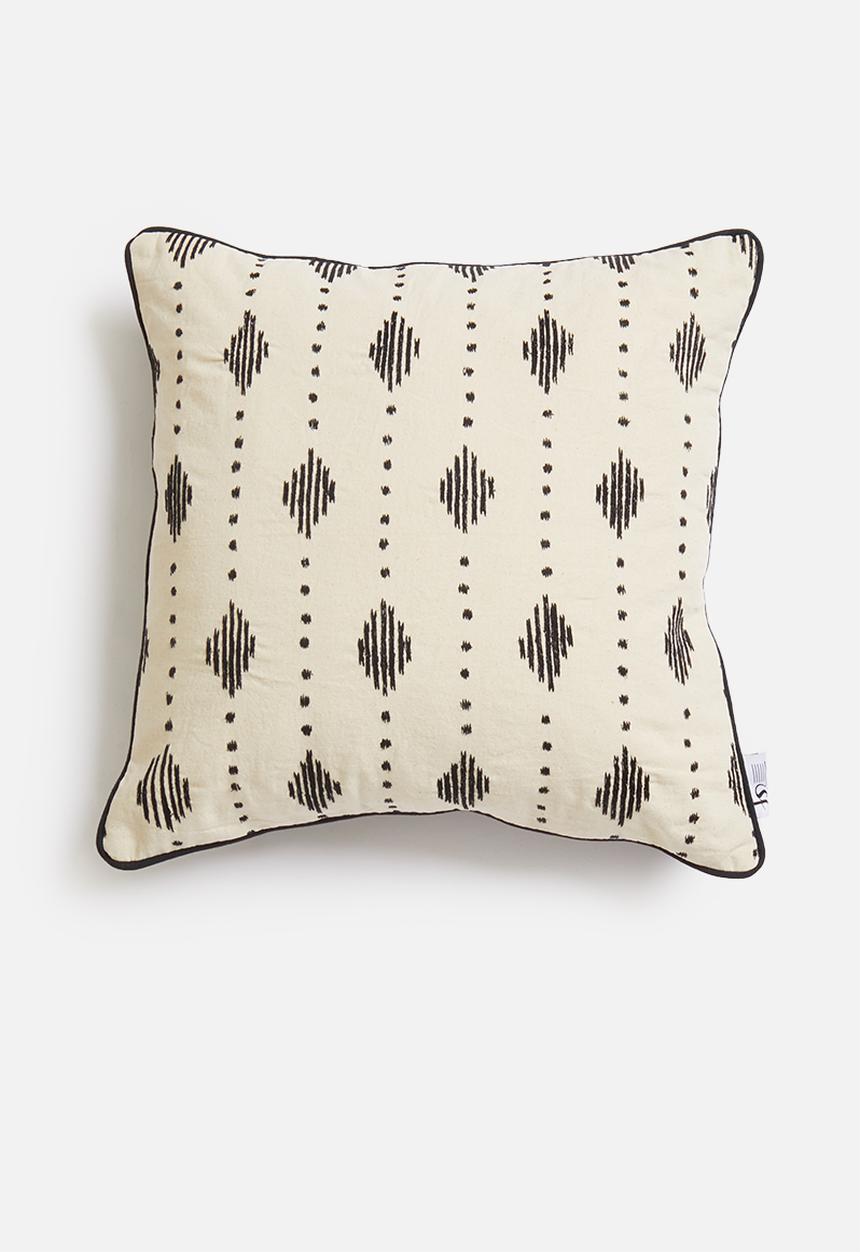 Sixth Floor - Indra cushion cover - black & cream