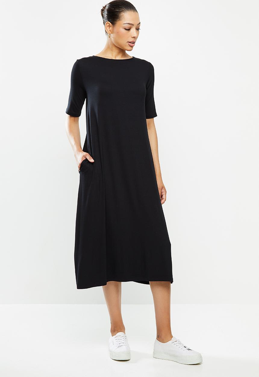 edit - Ballet sleeve swing dress - black
