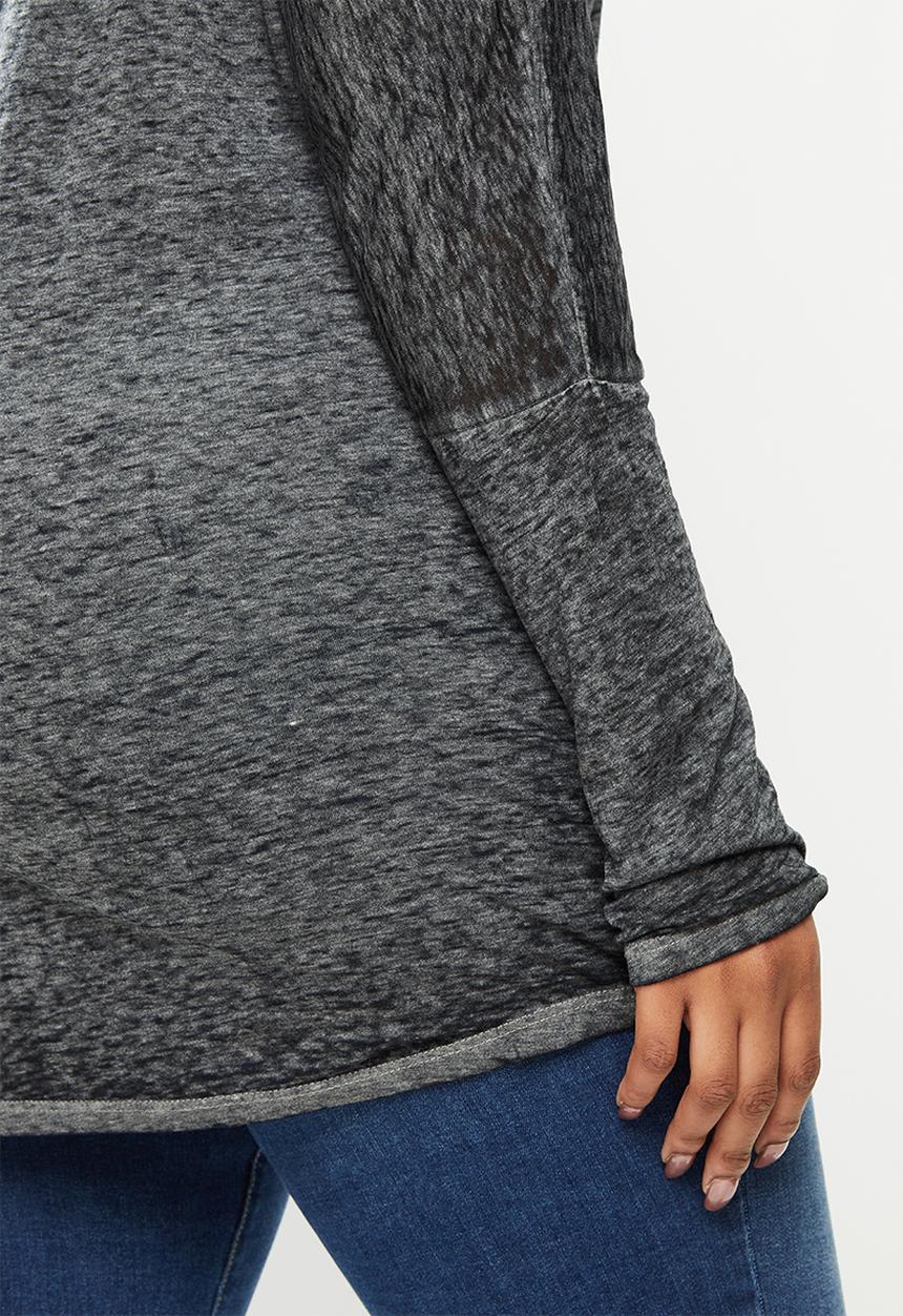 Lizzy - Plus ness long sleeve tee - black