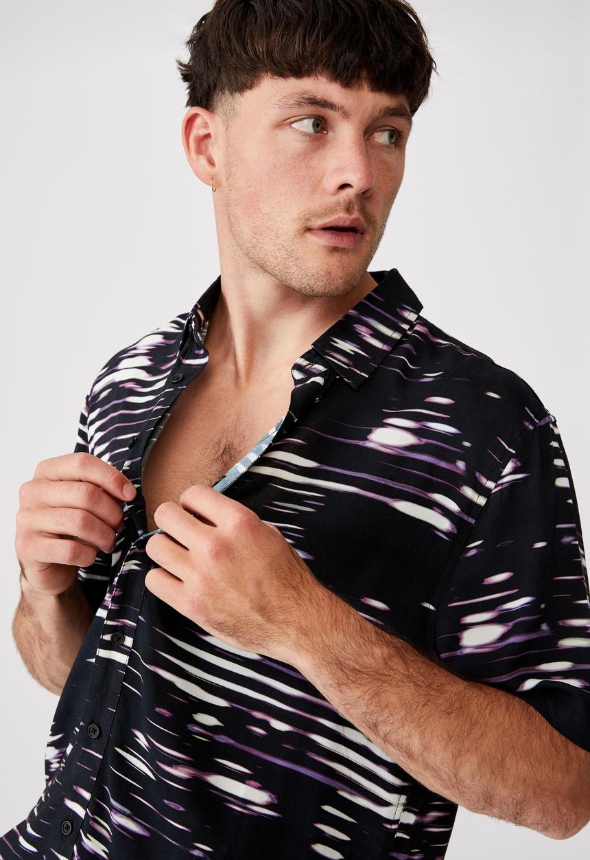 Cotton On - 91 short sleeve shirt - black multi glitch
