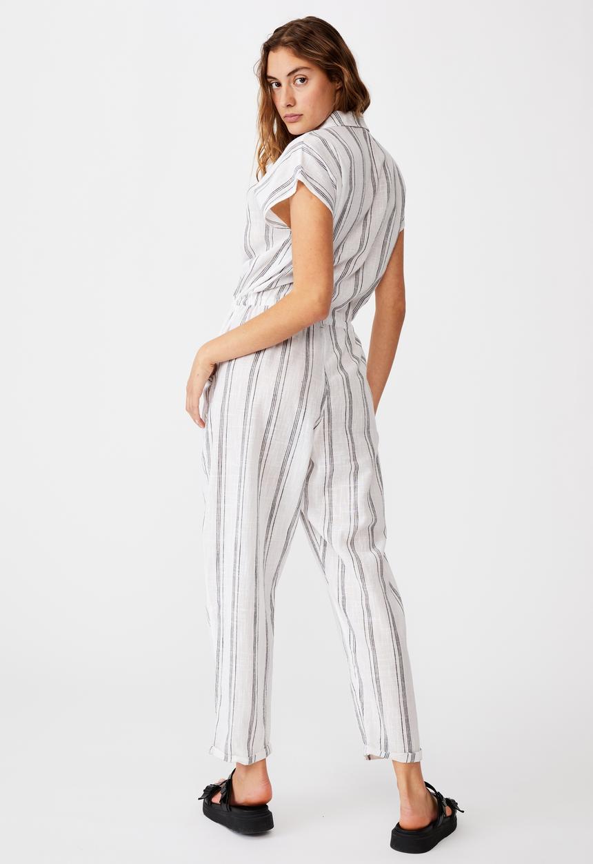 Cotton On - Woven Jasmine utility jumpsuit - white & black 