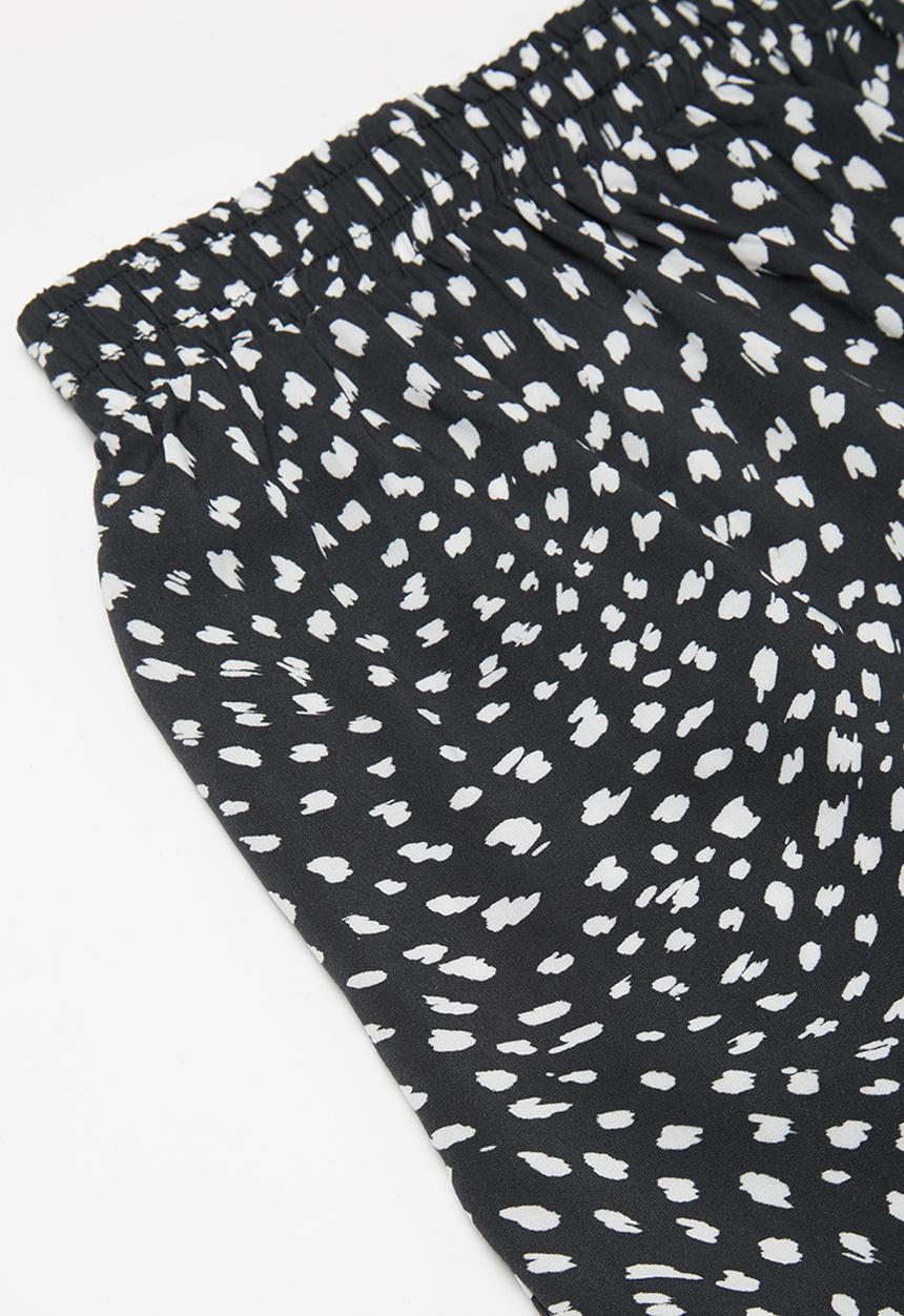 Superbalist - Printed viscose shorts - black & white