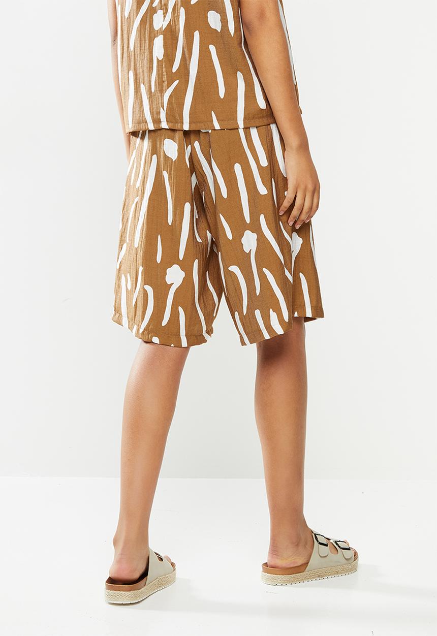 Me&B - Camel & milk printed bermuda short - multi 