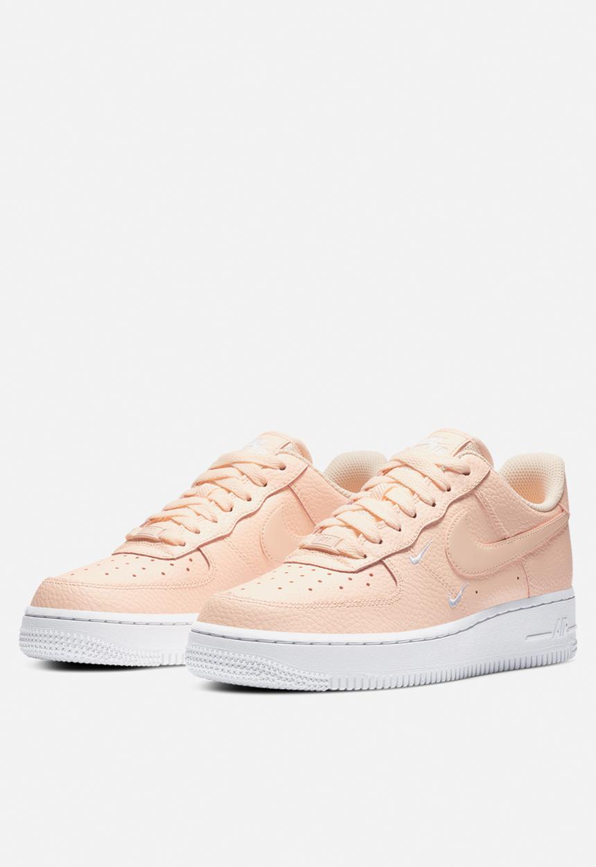 Nike - Air Force 1 '07 Essential - crimson tint & white