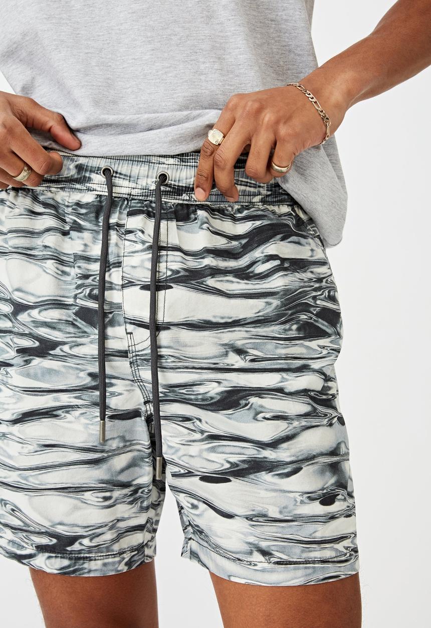 Cotton On - Kahuna short - washed black