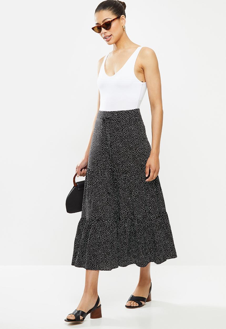 MILLA - Printed tiered skirt - black & white