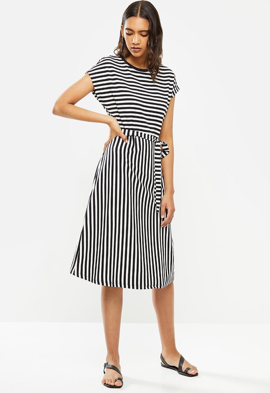 ONLY - Happy life short sleeve dress - black & white