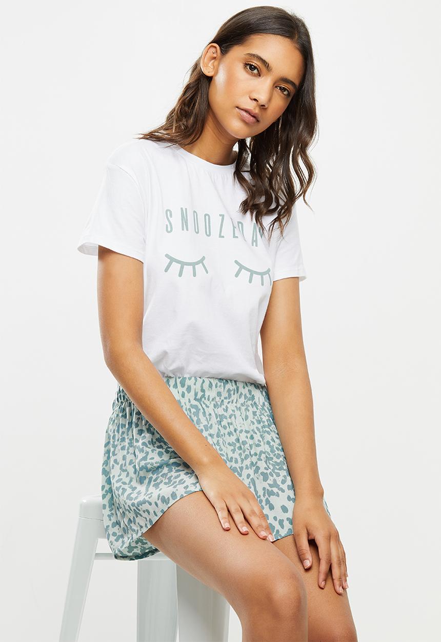 Superbalist - Sleep tee & shorts set - mono animal green