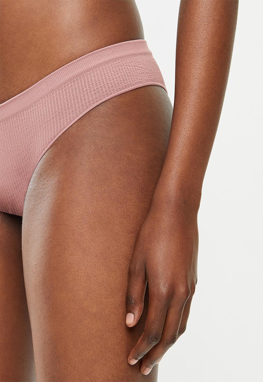 Cotton On - Seamfree rib brasiliano brief - dusty rose